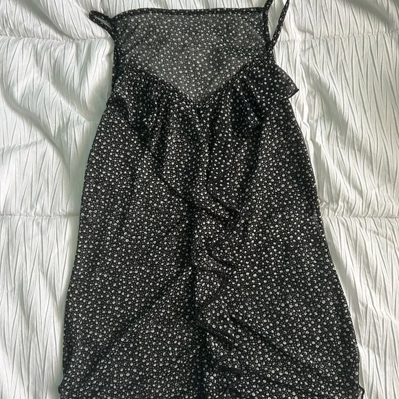 Black Floral Ruffle top - Picture 1 of 4